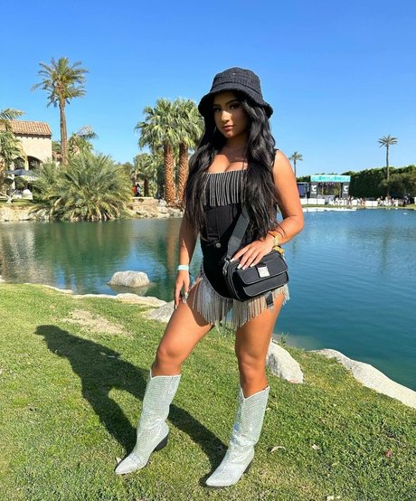 Tatiana McQuay hot model photos