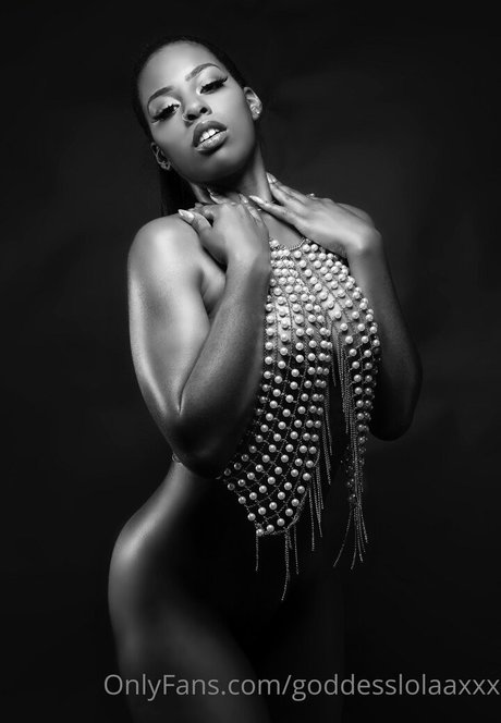 goddesslolaaxxx adult model pictures