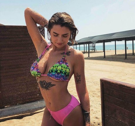 larmanixxde erotic pornstar pics