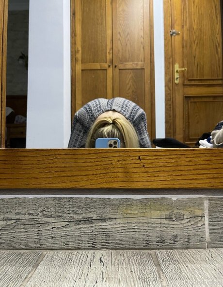 shelsonlyfans exclusive model pictures