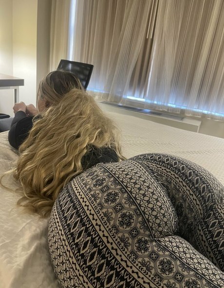 shelsonlyfans naked pornstar gallery