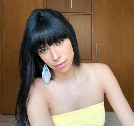 Gabrielle M sex model picture