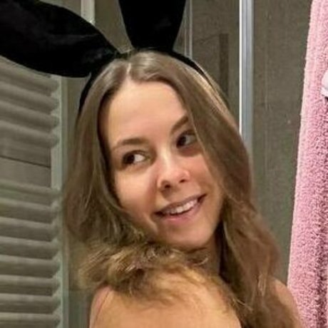 Yourzoey high quality pornstar image