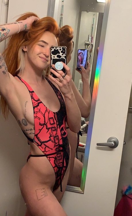 Indoor wilding pornstar sexy photos