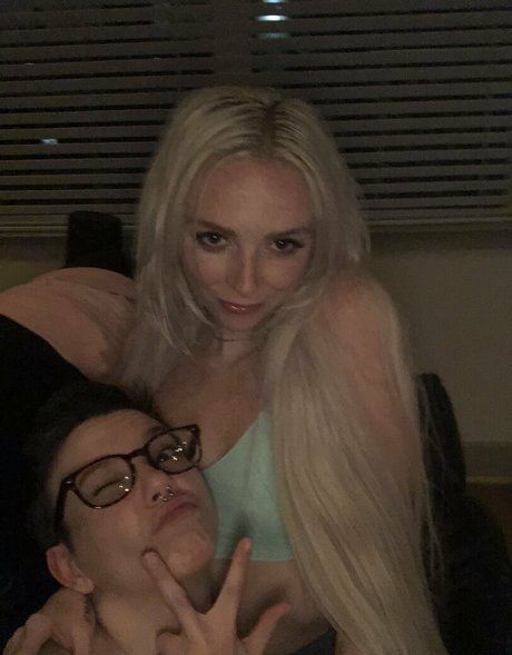 remireagan model high quality pic