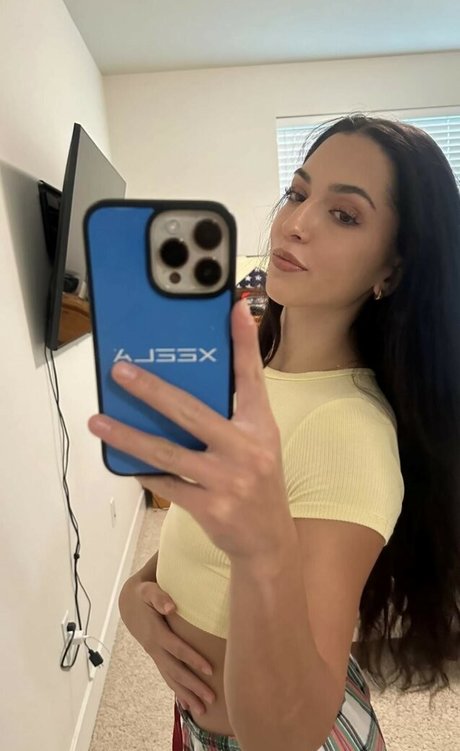 builtbybells pornographic actress img