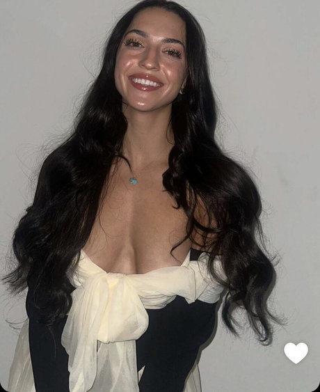 builtbybells xxx actress galleries