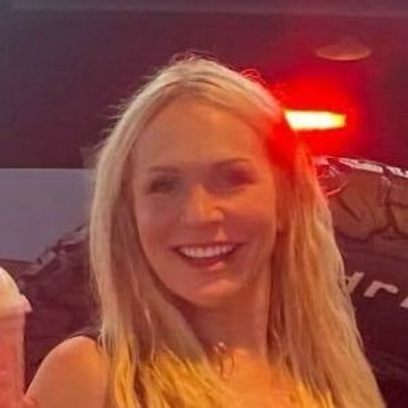 Barbara Alyn Woods star sex pic