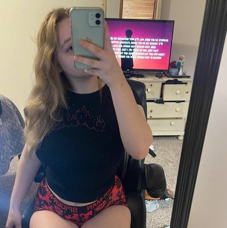 Xfume model nice pic