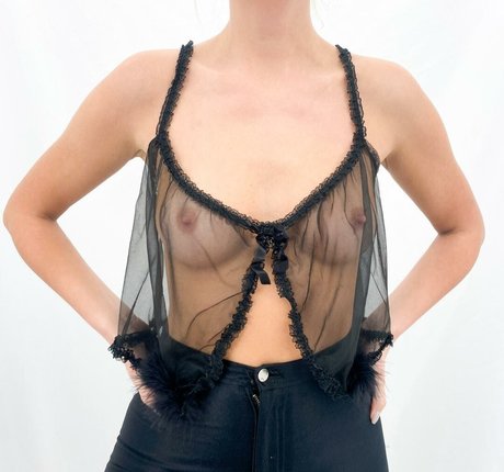 Leanne Fabian star sexy picture