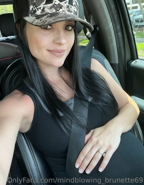 mindblowing brunette69 model free pictures