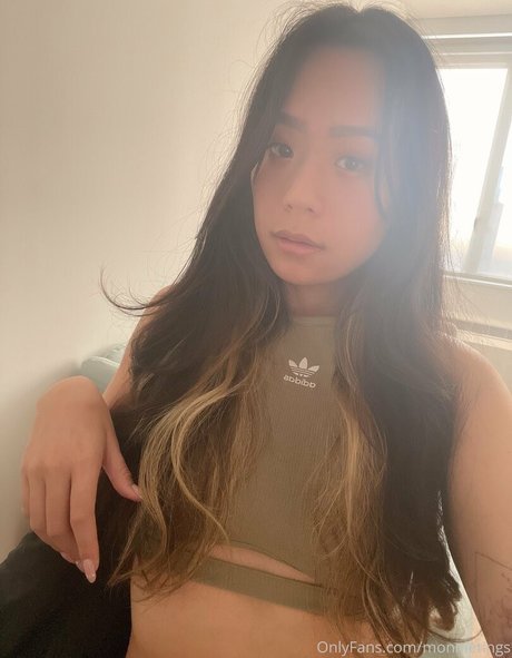 monnietings sexy model pics