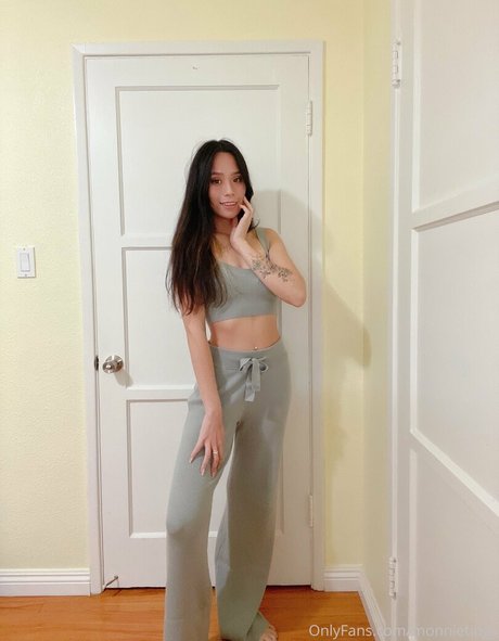 monnietings star xxx photos