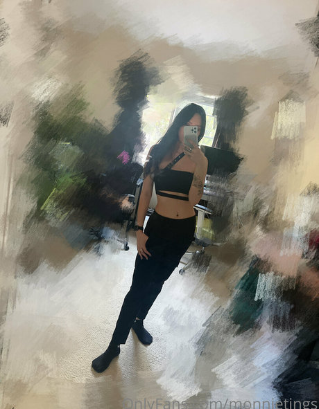 monnietings nude actress galleries