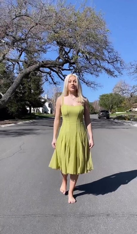 Alexi Blue erotic model pic