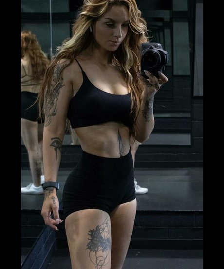 Natasha Gillem nude actress photo