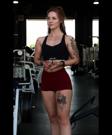 Natasha Gillem model high quality pic