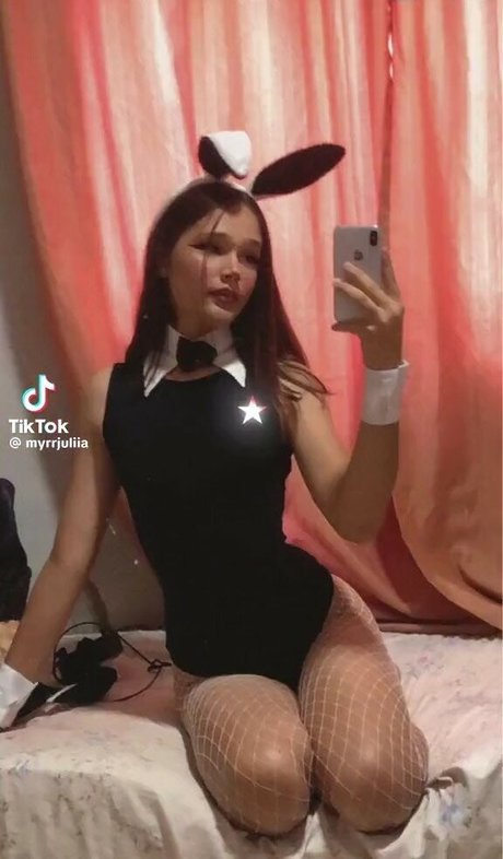 Myrjulia naked pornstar picture