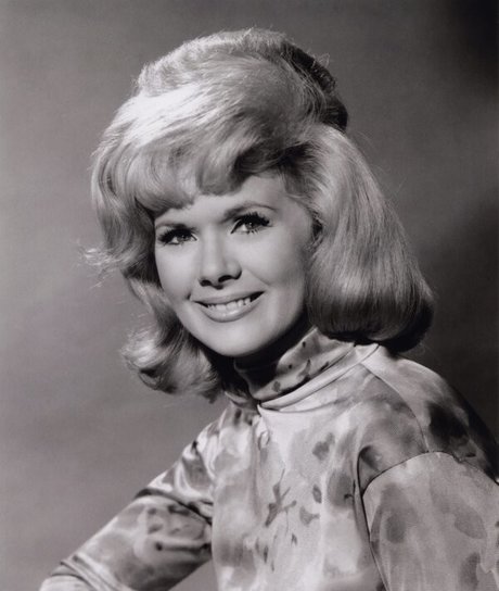 Connie Stevens star adult pics