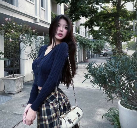 Veronica Lucifer model free pictures