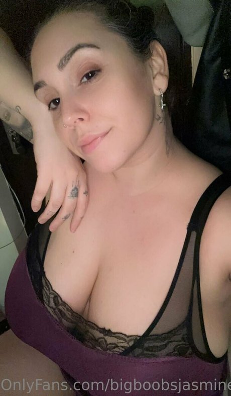 bigboobsjasmine sexy model pictures
