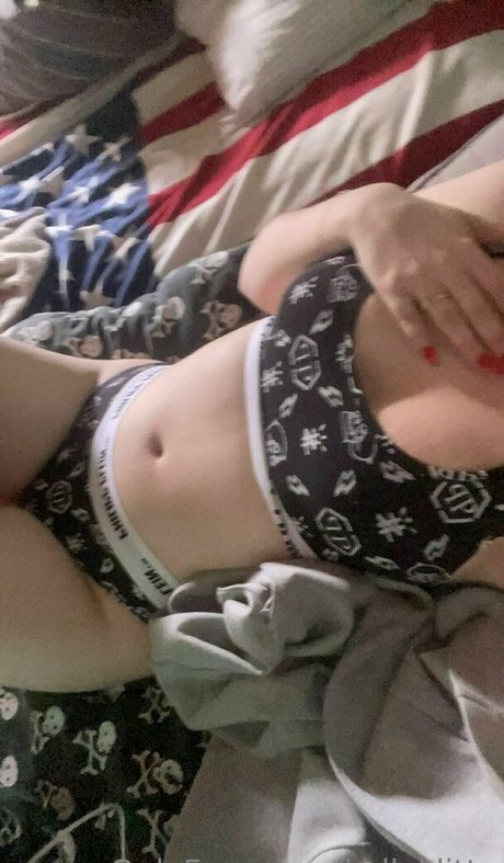 kellyklitta pornographic star photos