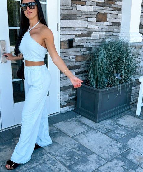 Gabrielle Firrello model art img