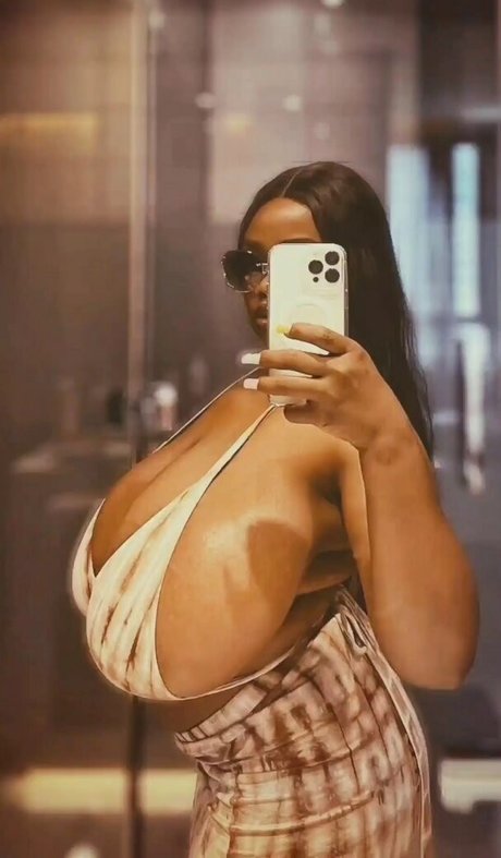 Chanel La Croix top star archive