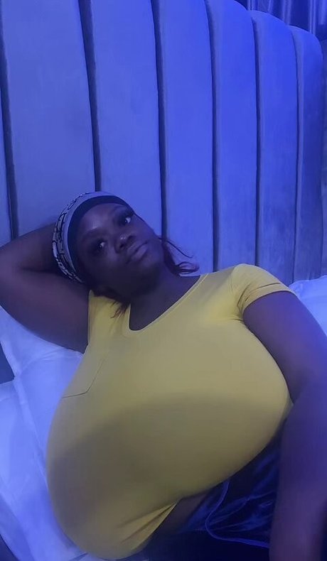 Chanel La Croix art star archive