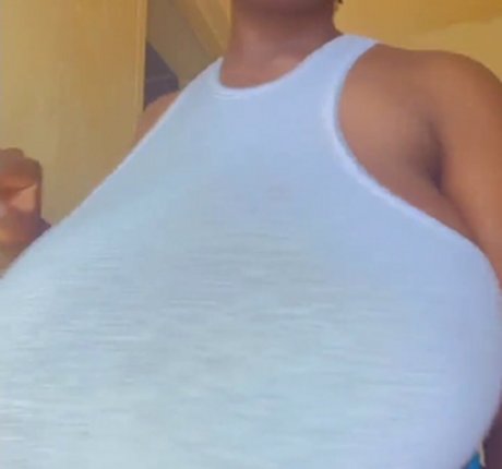 Chanel La Croix exclusive star pictures