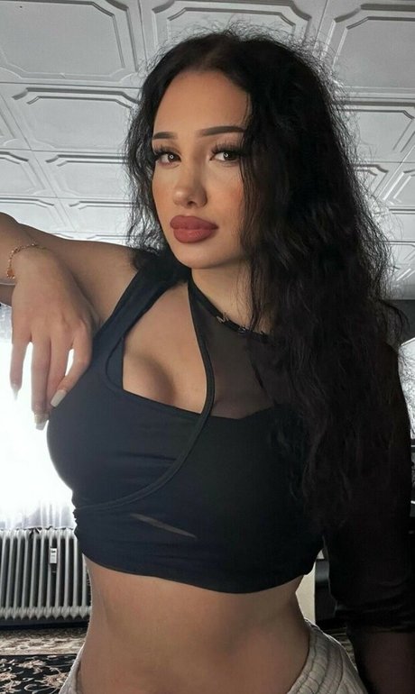 yasilisches art model pic