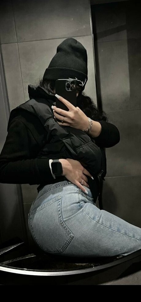 yasilisches pornstar sexy photos