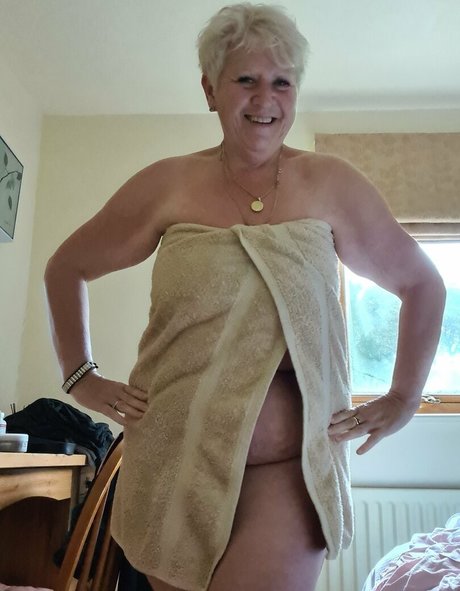 ukjoolz nude pornstar picture