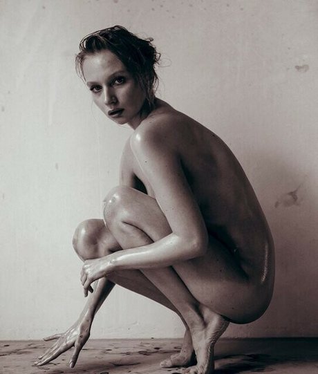 Annie Kinshova model porn pic