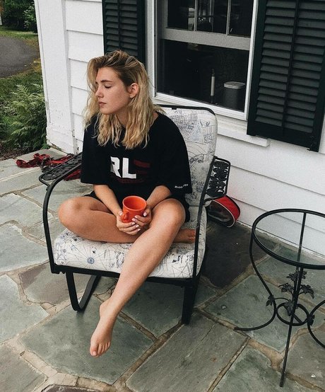 Sophie Nelisse pornstar art gallery