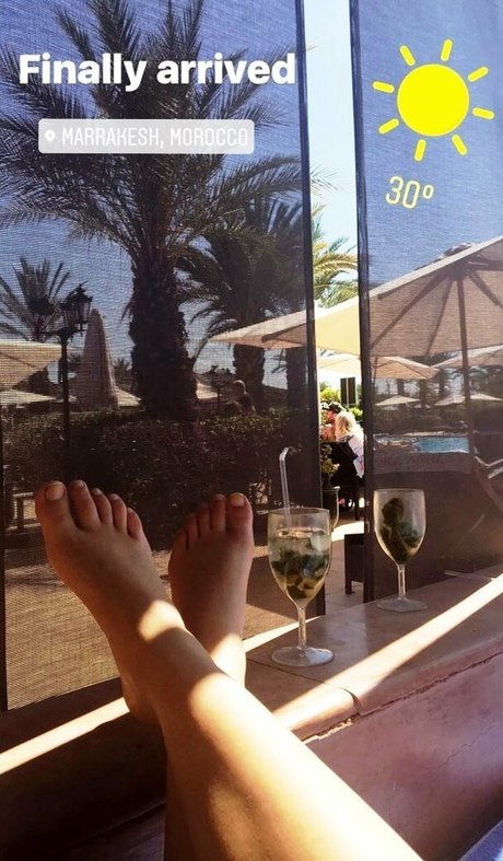 Sophie Nelisse model hot img