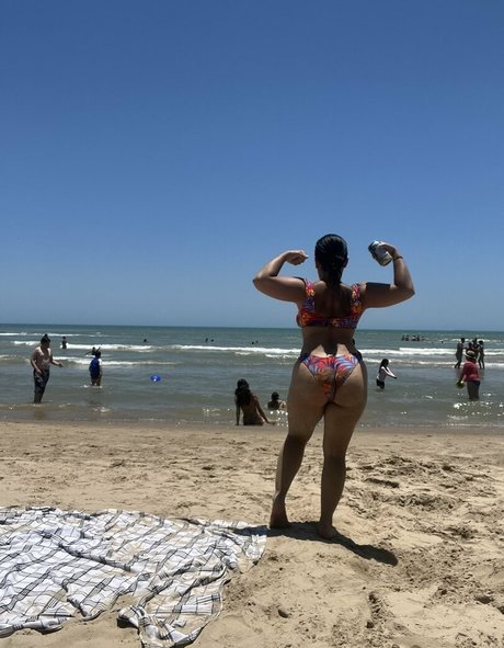 Gabrielamhdzz model porn pictures