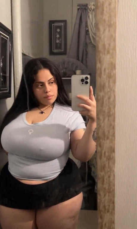 Naniinyc 18 model pretty gallery