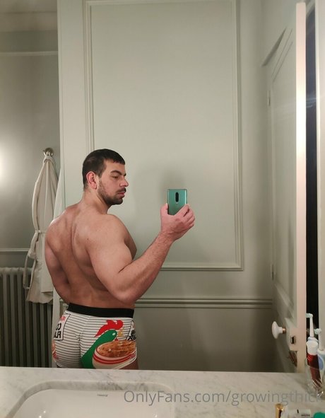 growingthick naked actress img