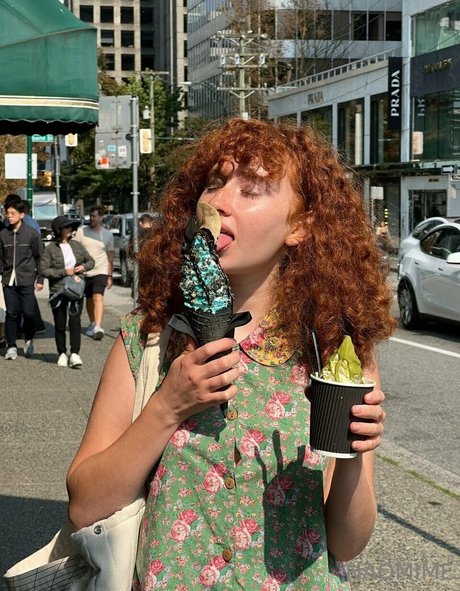 naomime star pornographic pics