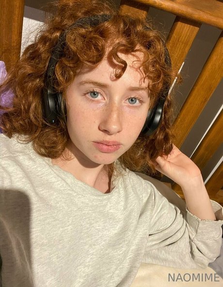 naomime model sexy galleries