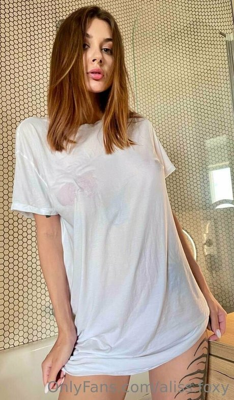 aliss foxy sex model gallery