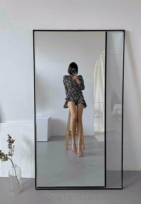 aliss foxy model adult picture