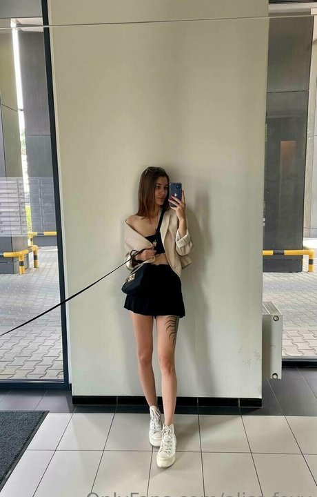 aliss foxy model sex photo