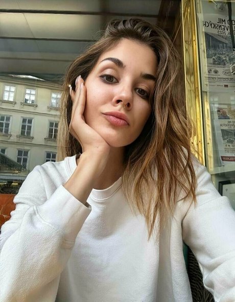 aliss foxy model nice picture