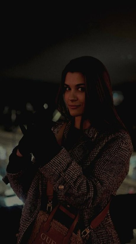 aliss foxy hd actress photos