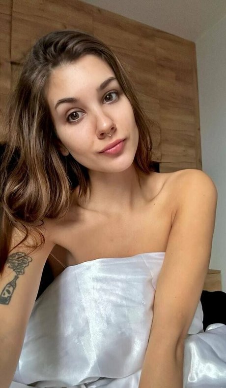 aliss foxy hd model picture