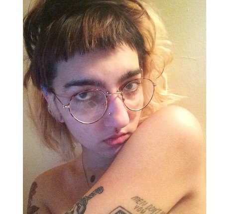 Noorann Matties model erotic picture