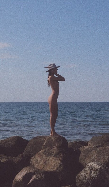 Vanessa Moe top star images