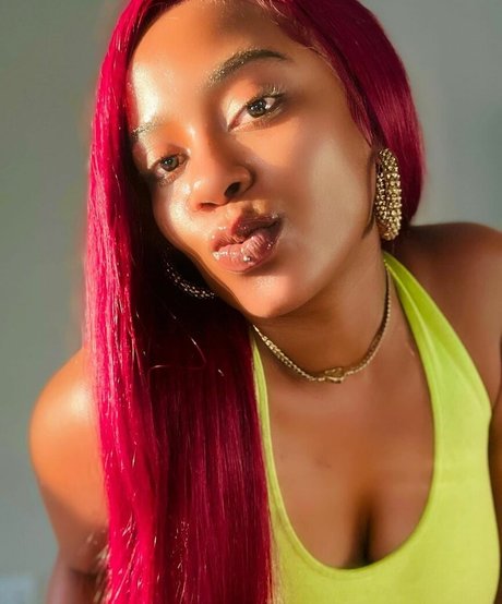 Bella Batista top actress picture